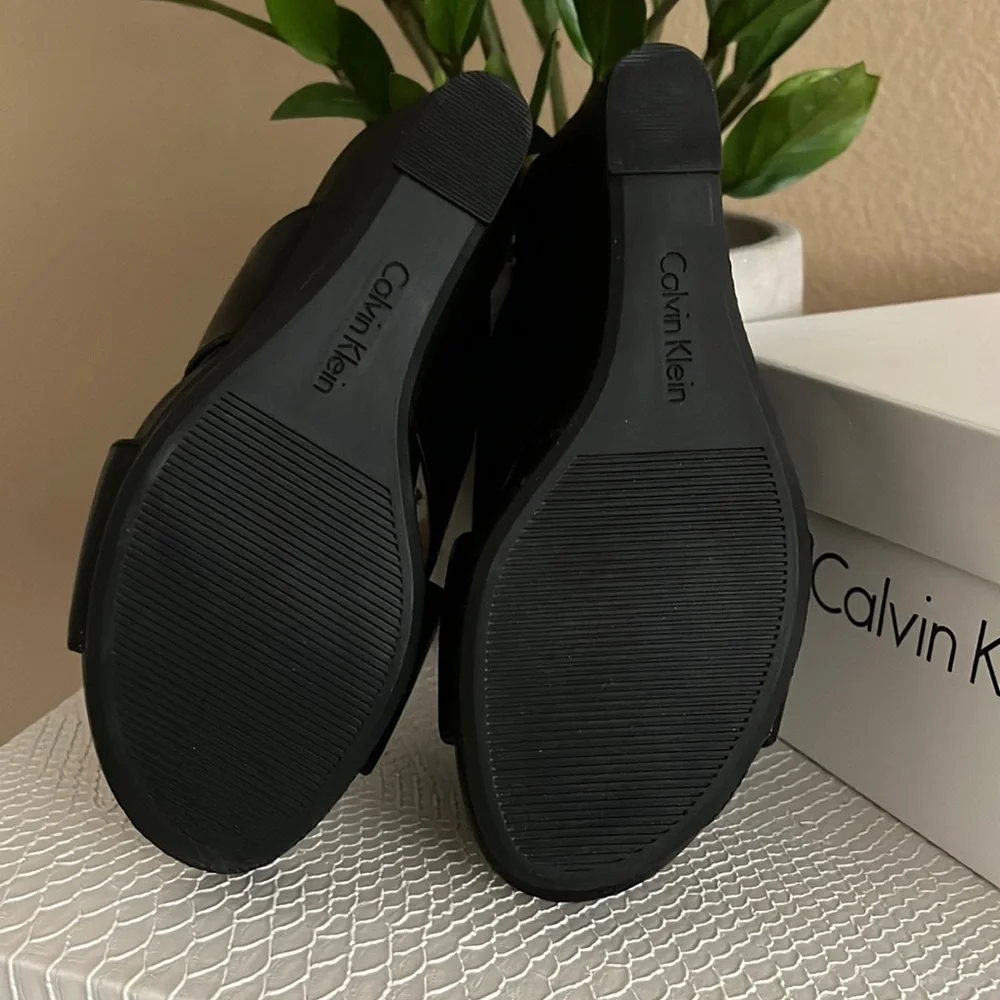 Calvin Klein black wedge, brand new. - Picture 2 of 4